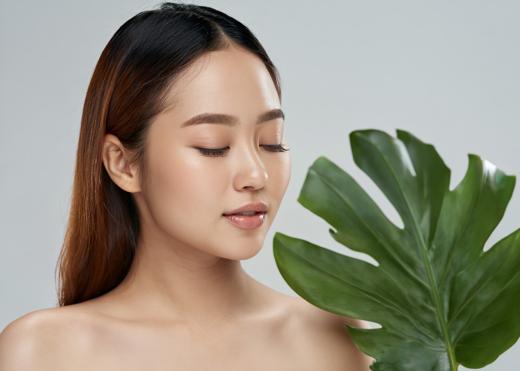 The Secret to Glowing Skin: Seaweed + Nutrient-Rich Oils